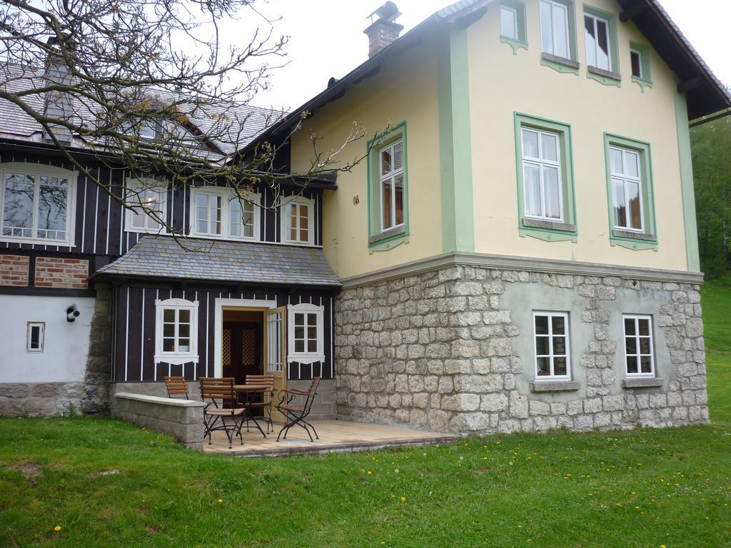 Chata Hugo - 3 Retreat Apartments Tanvald Exteriör bild